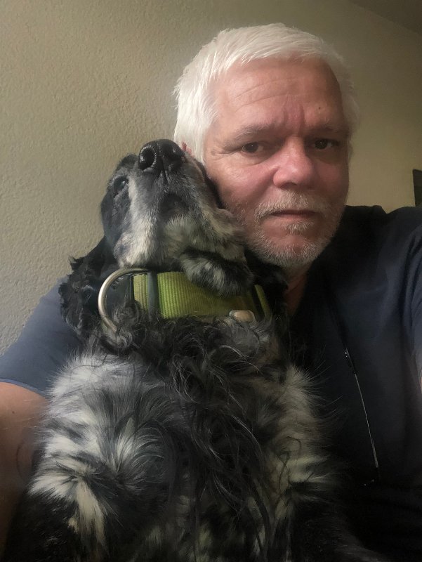 Moritz beim schmusen